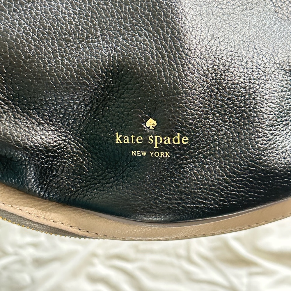 Kate Spade Pebbled Leather Shoulder Slouch Expandable Hand Bag - Picture 4 of 7